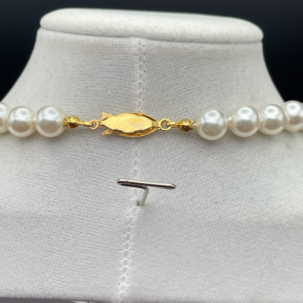 Vintage Cream Faux Pearl Necklace Gold Tone Filigree Fishhook Clasp - Picture 8 of 10